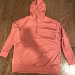 Nike large therma fit hoodie, maroon